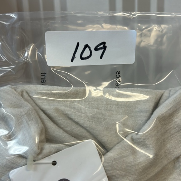 Athleta NWT Designed in San Francisco/ made in Portugal/long sleeve/ivory top/ L - Picture 10 of 10